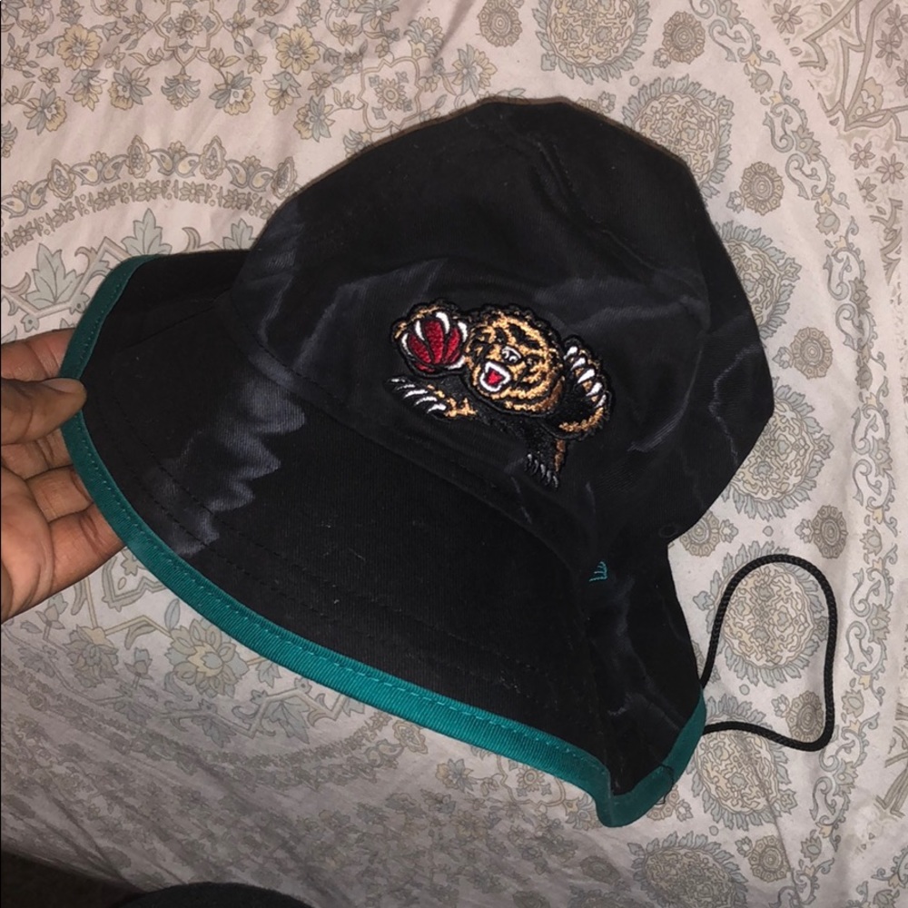 grizzly’s bucket camper hat